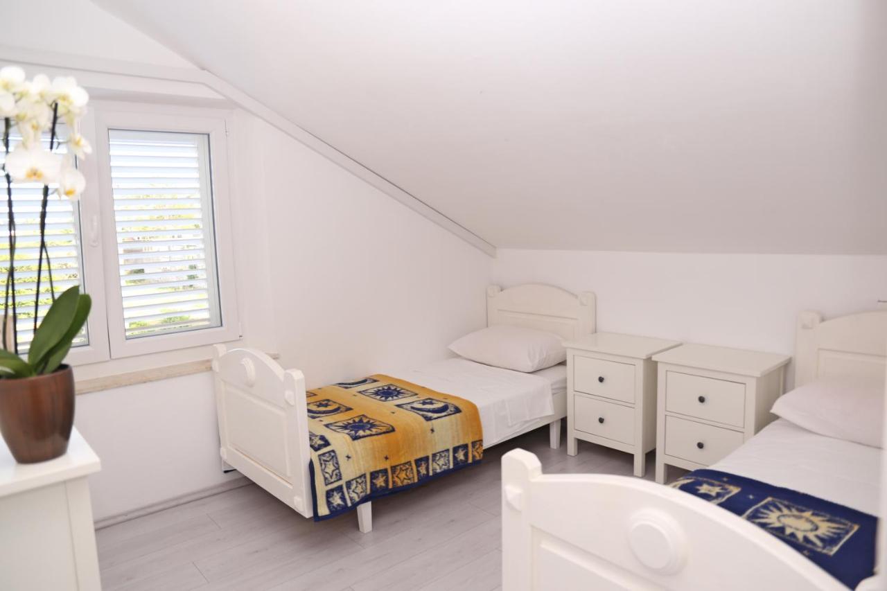Pansion Marinka-Bire Rooms Lumbarda Exteriör bild