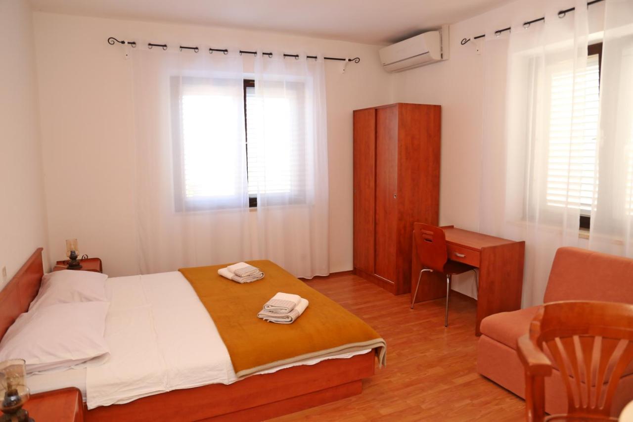 Pansion Marinka-Bire Rooms Lumbarda Exteriör bild